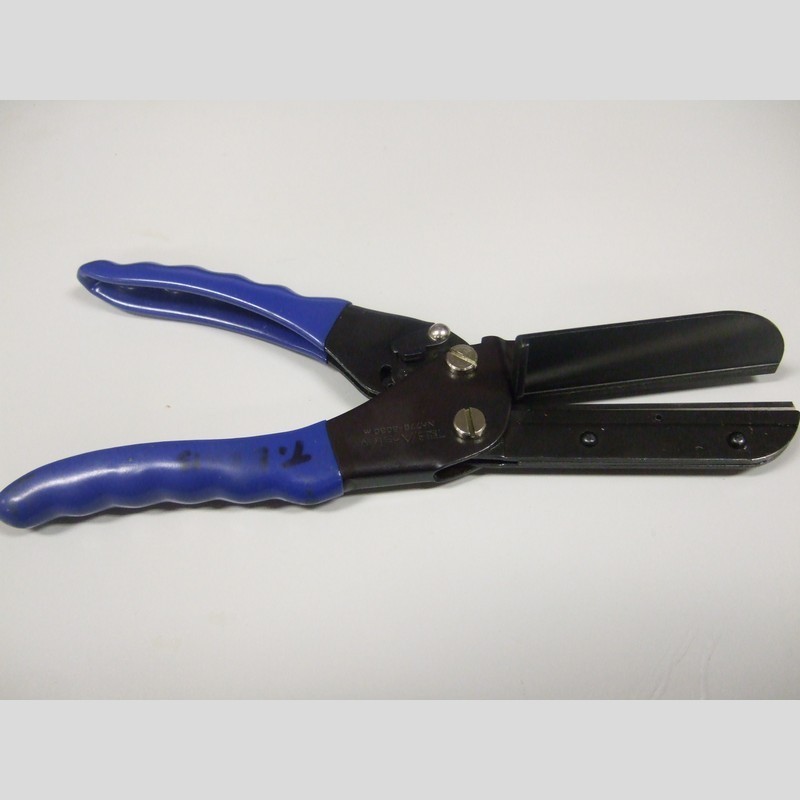 779-5030M Cable Cutter Mfg: Tu0026B Condition: Used Flat cable cutte...