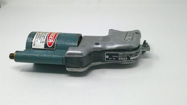 69005 Crimp Tool  Mfg. TE Connectivity AMP  Condition: Used - Image 2